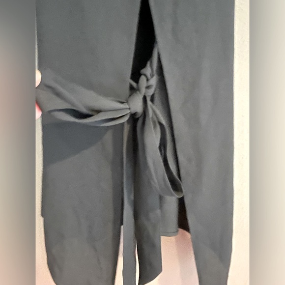 Express Size Small Bow-Tie Back - Picture 3 of 3